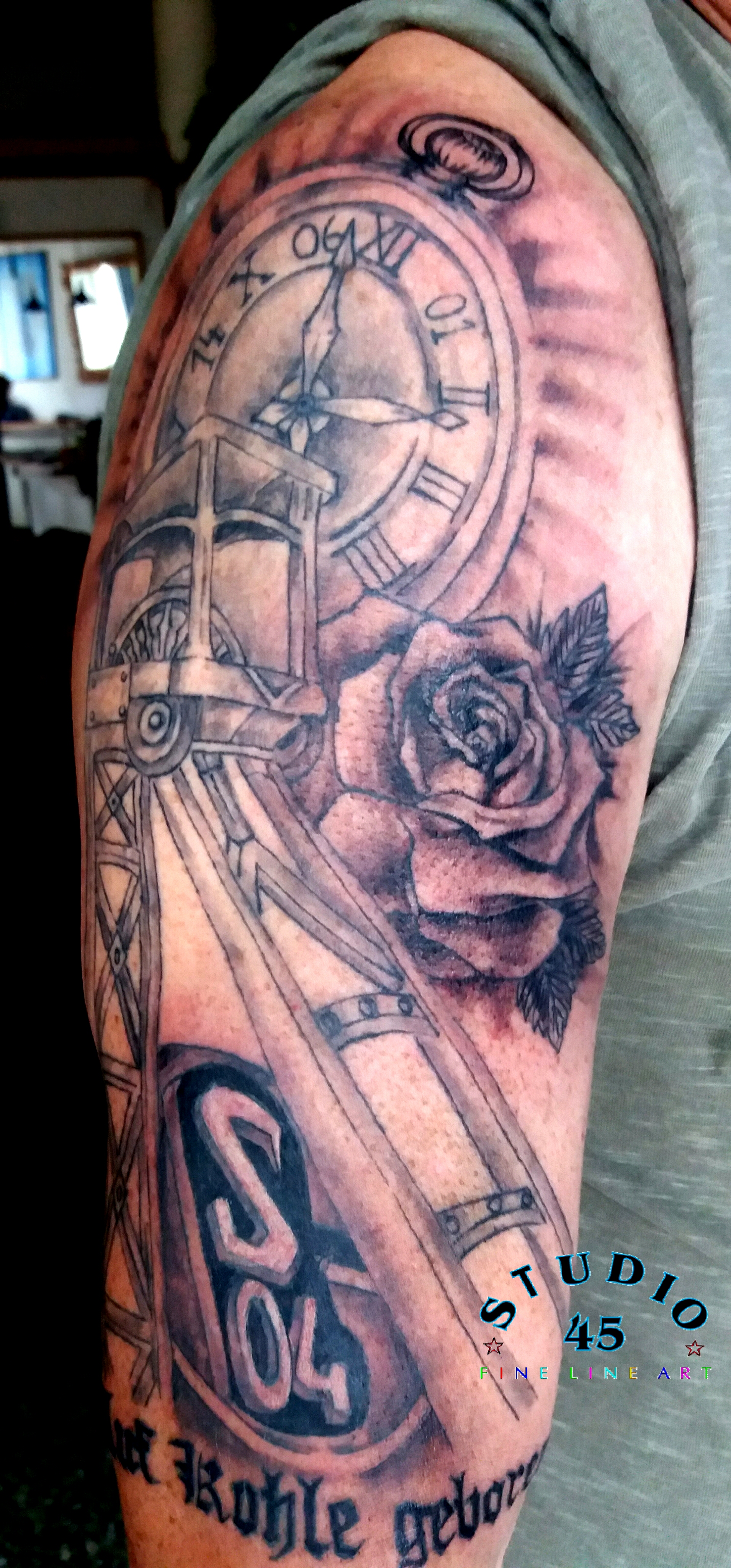 Ruhrpott Art Schalke Turm auf Kohle geboren Tattoo Black and Grey Recklinghausen STUDIO 45