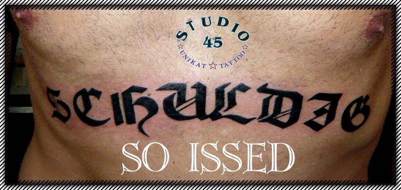 Schriftzug Schuldig Bauch Tattoo Recklinghausen STUDIO 45
