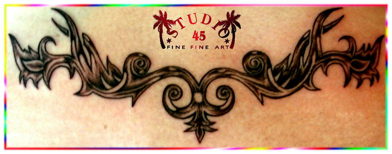 Steiß Tribal Schattiert Tattoo Arschgeweih Recklinghausen STUDIO 45