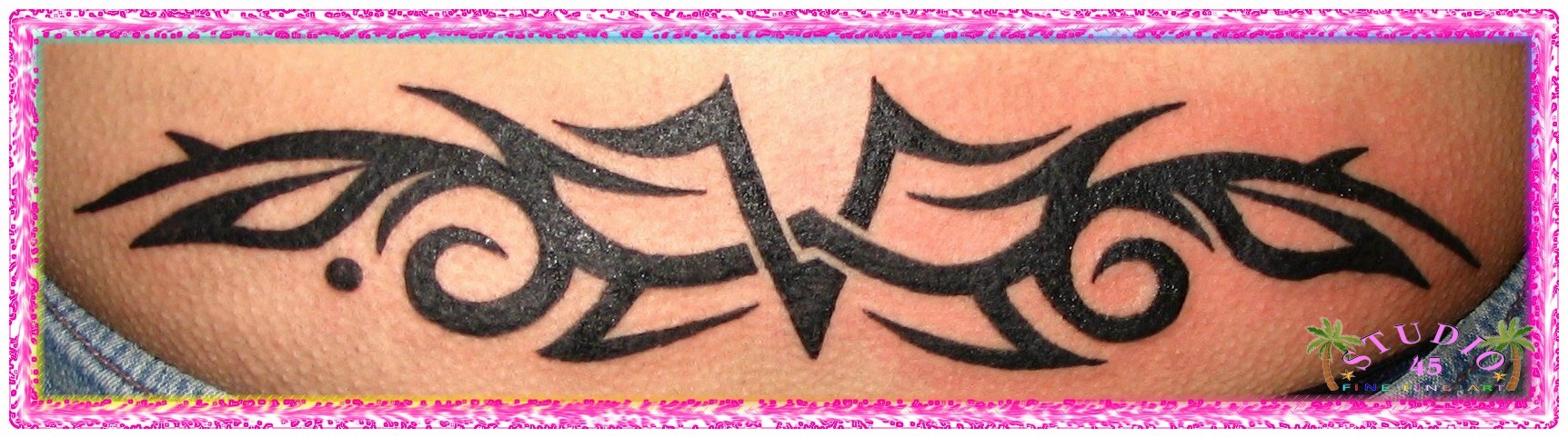 Steiß Tribal Verzierung Tattoo Arschgeweih Recklinghausen STUDIO 45