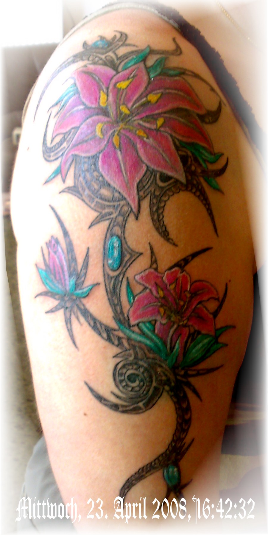 Old-School Flower-Ornament Custom Sleeve